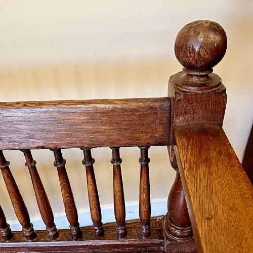 19TH CENTURY FRENCH OAK BENCH - ADDITIONAL PHOTO 4