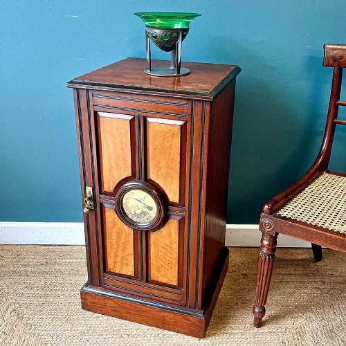 19 TH CENTURY MAPLE AND CO CUPBOARD - ADDITIONAL PHOTO 1