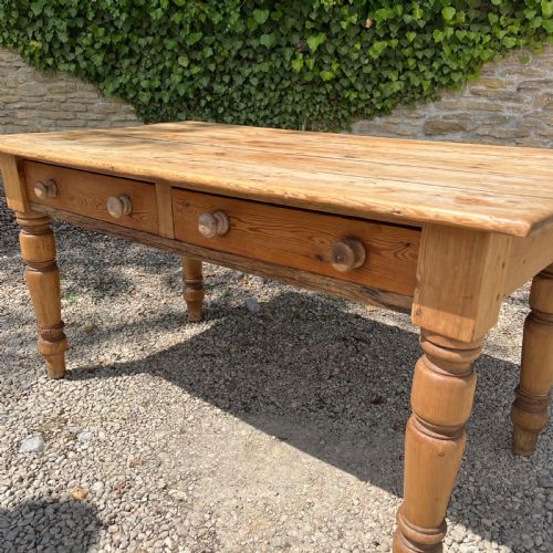 19TH CENTURY PINE KITCHEN TABLE - ADDITIONAL PHOTO 3