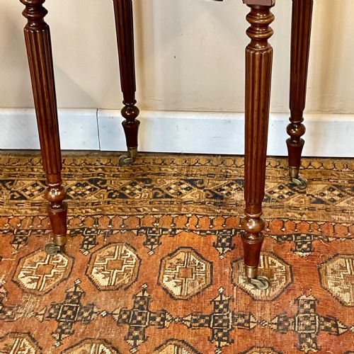 19TH CENTURY MAHOGANY PEMBROKE STYLE SIDE TABLE - ADDITIONAL PHOTO 4
