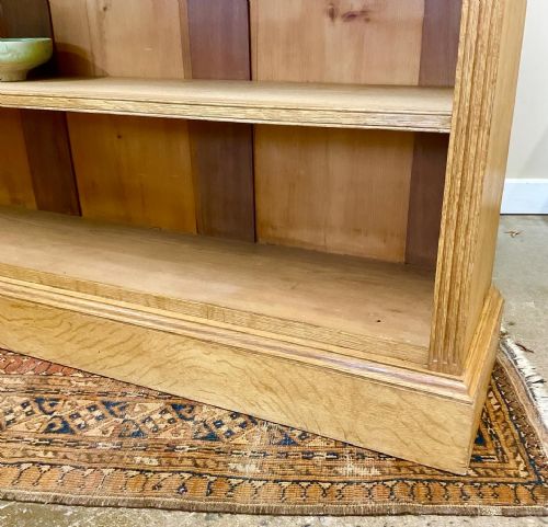 19TH CENTURY OAK BOOKCASE - ADDITIONAL PHOTO 1