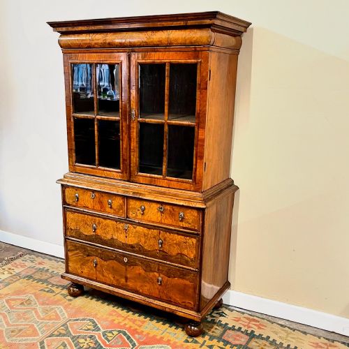 QUEEN ANNE WALNUT BOOKCASE - ADDITIONAL PHOTO 1