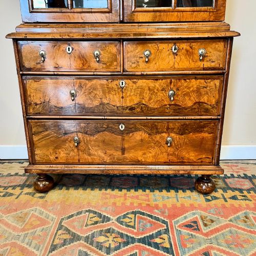 QUEEN ANNE WALNUT BOOKCASE - ADDITIONAL PHOTO 11