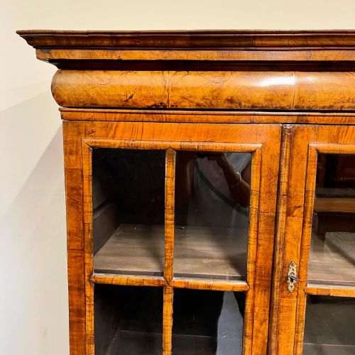 QUEEN ANNE WALNUT BOOKCASE - ADDITIONAL PHOTO 12