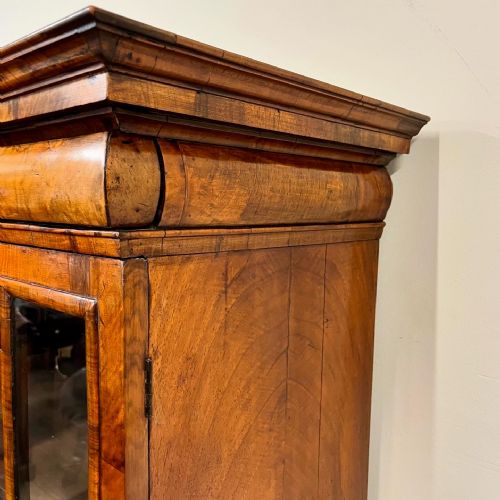 QUEEN ANNE WALNUT BOOKCASE - ADDITIONAL PHOTO 14