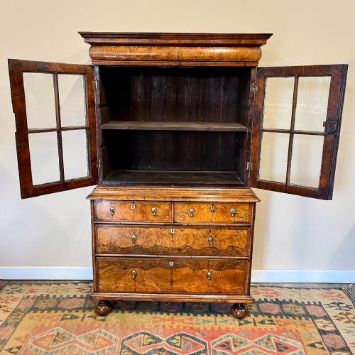 QUEEN ANNE WALNUT BOOKCASE - ADDITIONAL PHOTO 15