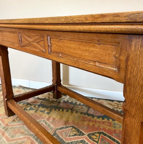 GOTHIC REVIVAL OAK TABLE - ADDITIONAL PHOTO 5