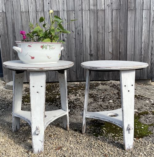 pair of cricket tables - CATEGORY: ANTIQUE TABLES - DATED 19TH CENTURY