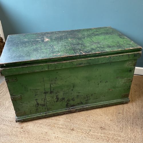 19TH CENTURY PAINTED TRUNK - ADDITIONAL PHOTO 3