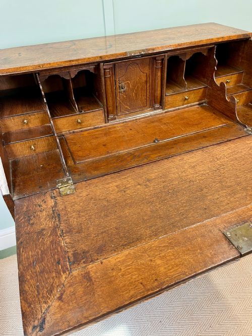 EARLY 18TH CENTURY OAK BUREAU - ADDITIONAL PHOTO 5