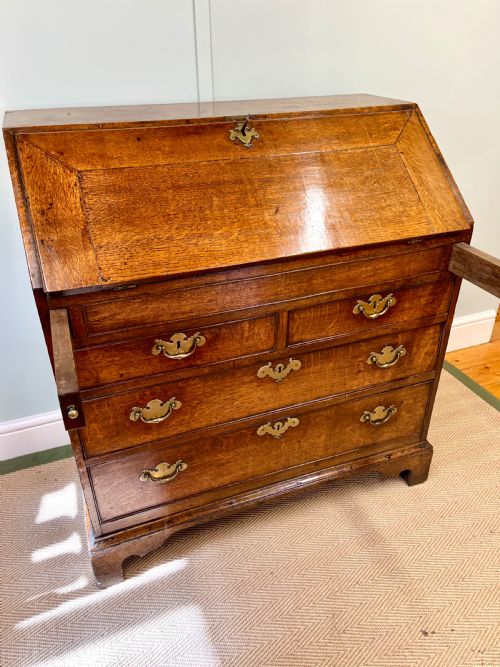 EARLY 18TH CENTURY OAK BUREAU - ADDITIONAL PHOTO 12
