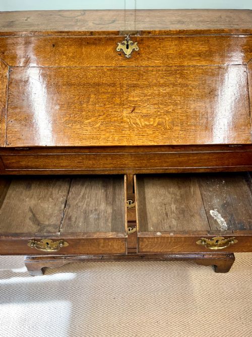 EARLY 18TH CENTURY OAK BUREAU - ADDITIONAL PHOTO 13