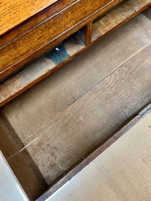 EARLY 18TH CENTURY OAK BUREAU - ADDITIONAL PHOTO 18
