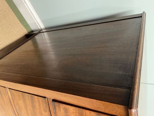 18TH CENTURY BOW FRONTED CHEST OF DRAWERS - ADDITIONAL PHOTO 9