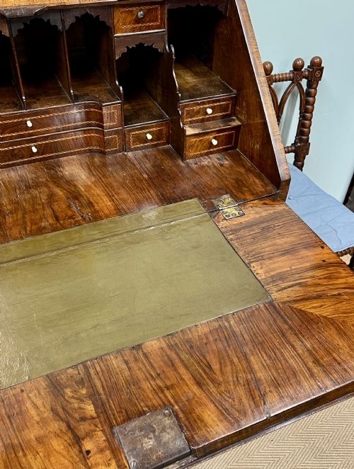 GEORGIAN WALNUT BUREAU - ADDITIONAL PHOTO 12