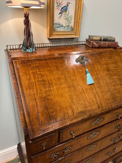 GEORGIAN WALNUT BUREAU - ADDITIONAL PHOTO 2