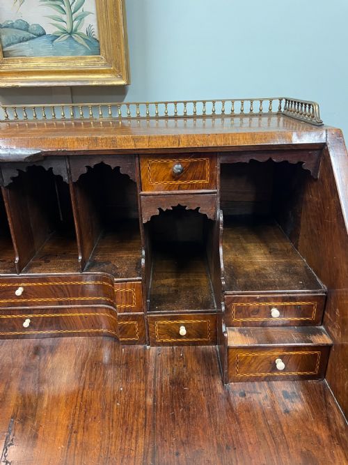 GEORGIAN WALNUT BUREAU - ADDITIONAL PHOTO 9
