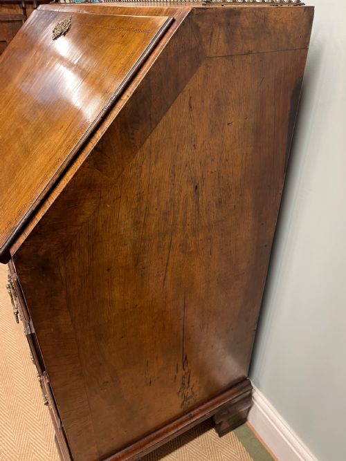 GEORGIAN WALNUT BUREAU - ADDITIONAL PHOTO 19