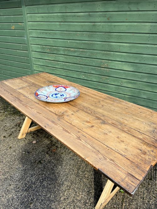 EARLY 20TH CENTURY PINE TAVERN TABLE - ADDITIONAL PHOTO 7