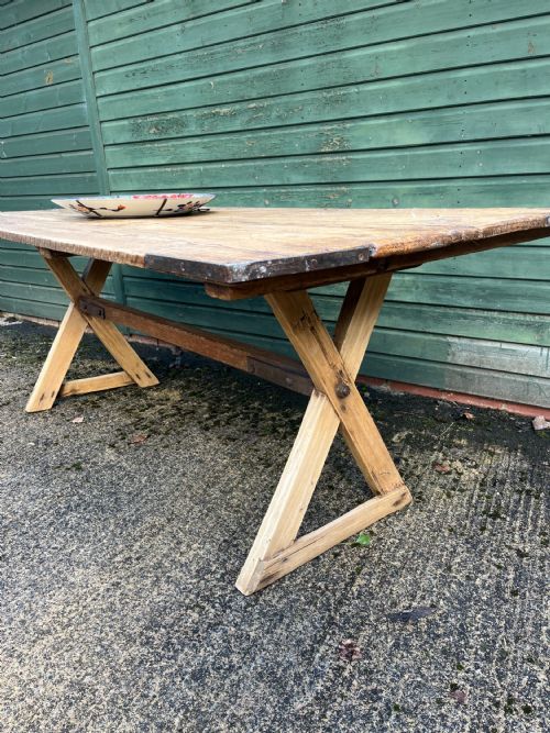EARLY 20TH CENTURY PINE TAVERN TABLE - ADDITIONAL PHOTO 8