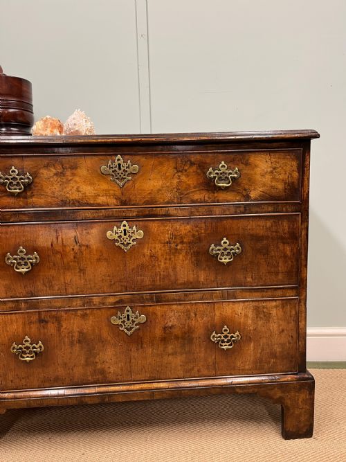 GEORGIAN WALNUT CHEST OF DRAWERS - ADDITIONAL PHOTO 1