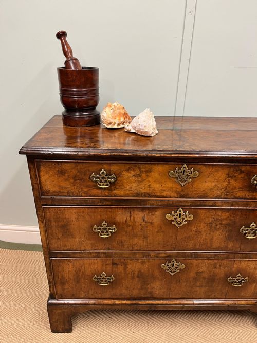 GEORGIAN WALNUT CHEST OF DRAWERS - ADDITIONAL PHOTO 2