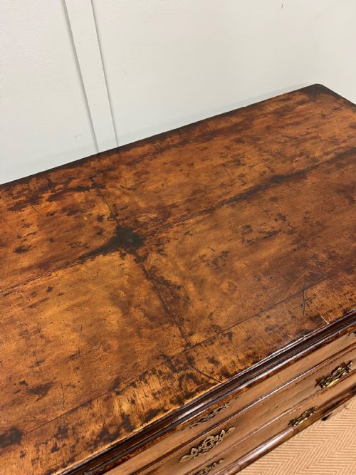 GEORGIAN WALNUT CHEST OF DRAWERS - ADDITIONAL PHOTO 4