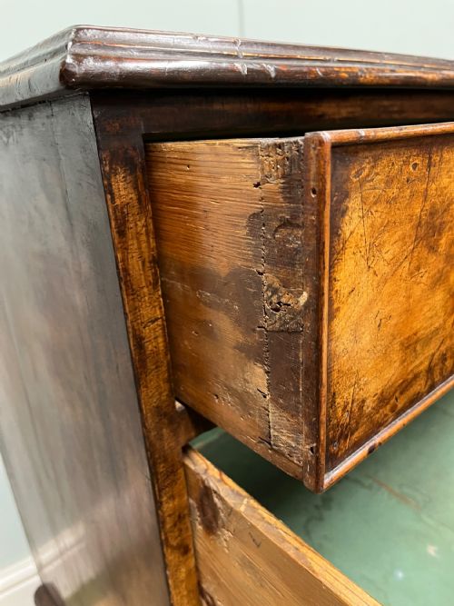 GEORGIAN WALNUT CHEST OF DRAWERS - ADDITIONAL PHOTO 9