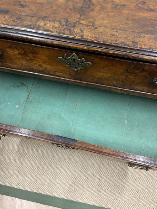 GEORGIAN WALNUT CHEST OF DRAWERS - ADDITIONAL PHOTO 15