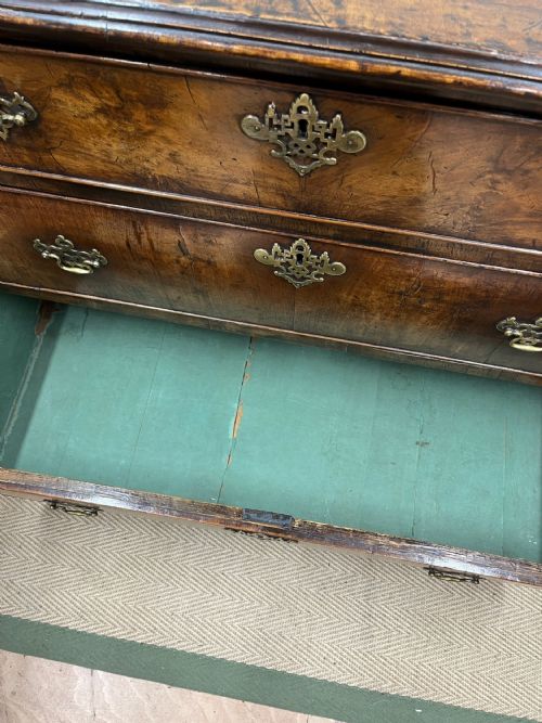 GEORGIAN WALNUT CHEST OF DRAWERS - ADDITIONAL PHOTO 16