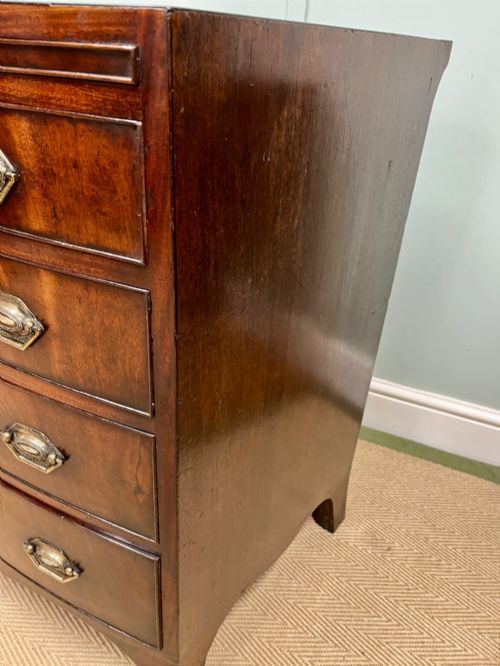 18TH CENTURY GEORGIAN BOW FRONTED CHEST OF DRAWERS - ADDITIONAL PHOTO 4
