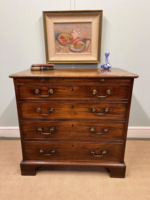 GEORGIAN MAHOGANY CHEST OF DRAWERS - ADDITIONAL PHOTO 1