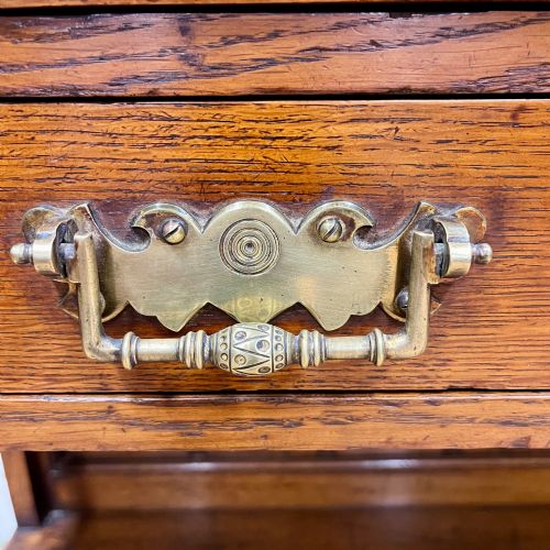 19TH CENTURY OAK DRESSER - ADDITIONAL PHOTO 3