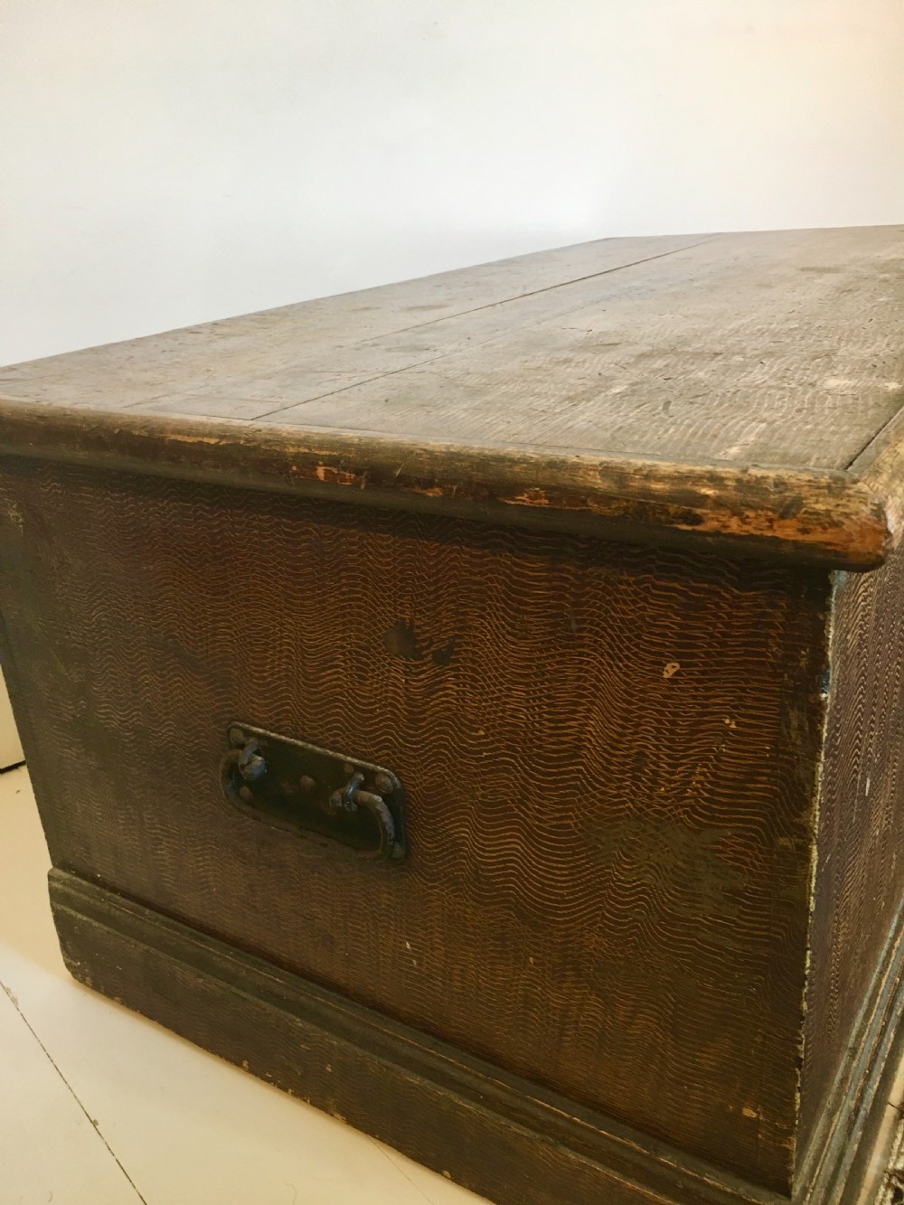 Painted pine blanket box View VI