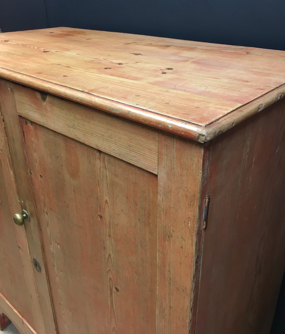 regency linen cupboard View III