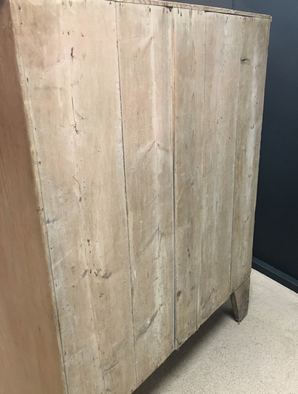 regency linen cupboard View VII