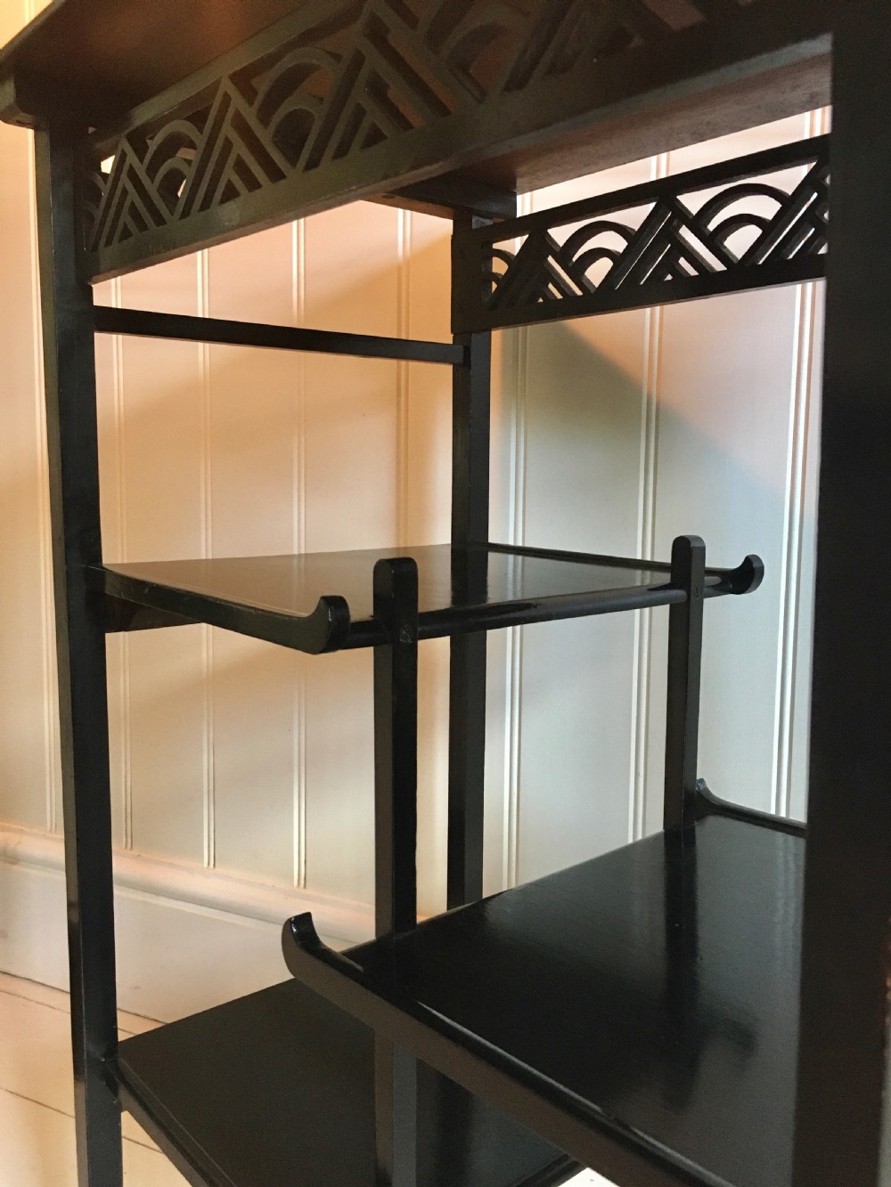 Aesthetic side table View V