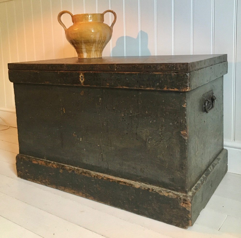 Painted pine trunk