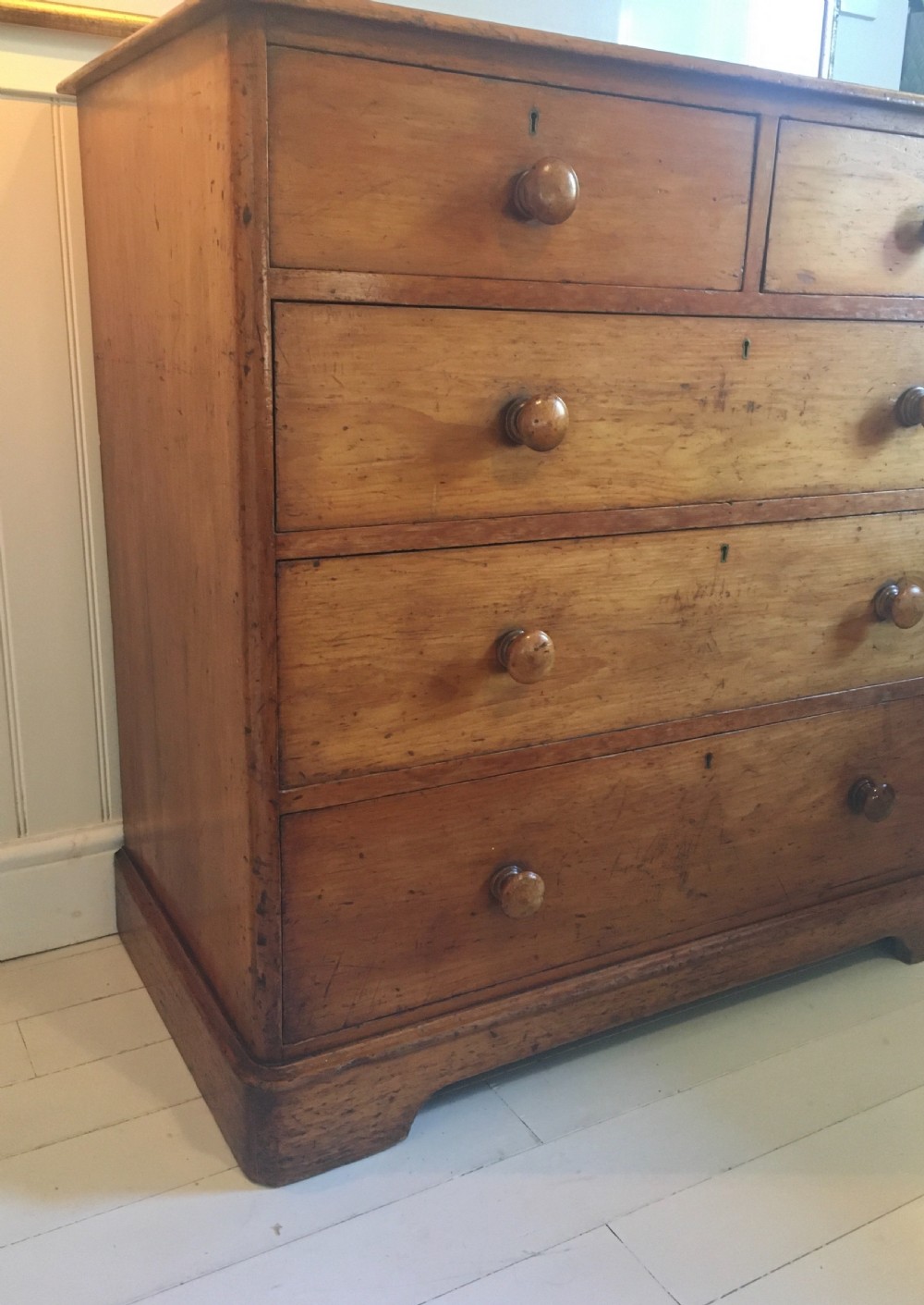 C19th pine chest of drawers  View IV