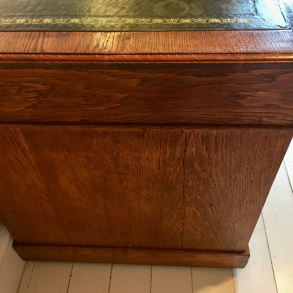 19th century oak pedestal desk  View VIII