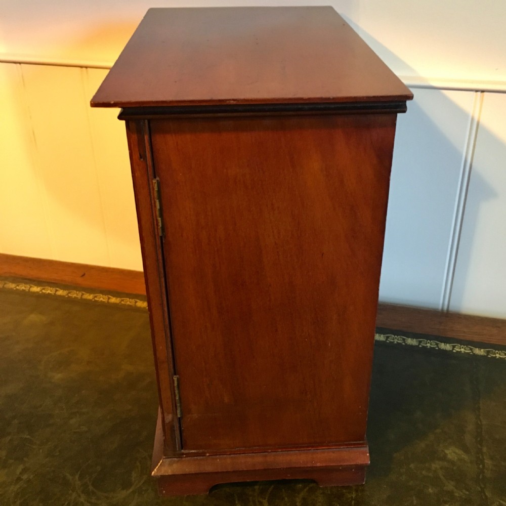 Arts and crafts cabinet View VII