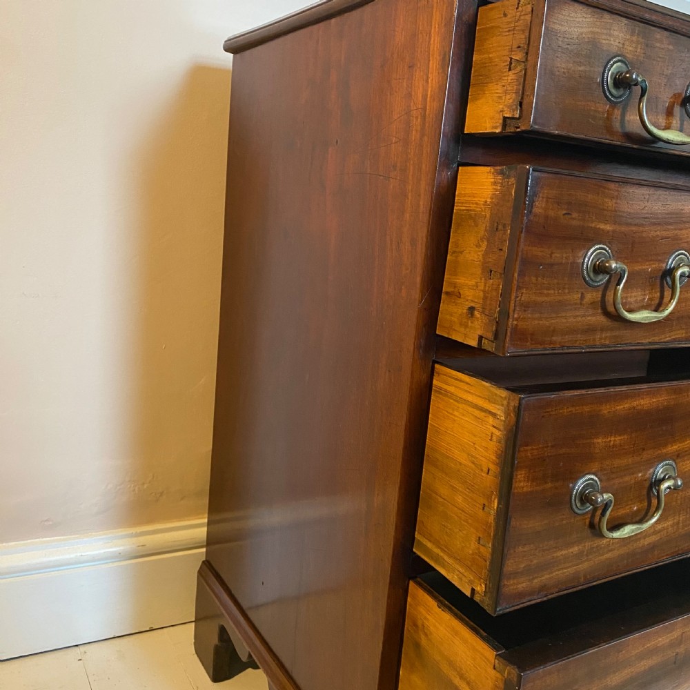 Small 19thc mahogany chest of drawers View VII