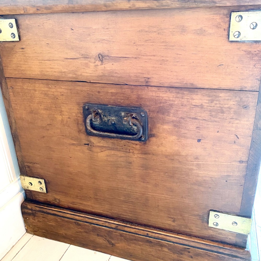 19th century pine trunk View V