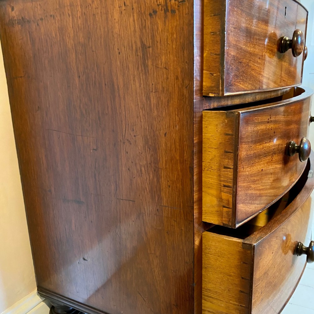 19th century Mahogany bow front chest of drawers View VIII