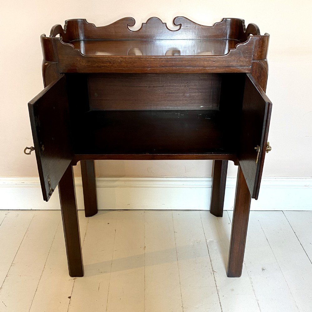 Georgian mahogany bedside cupboard View IX