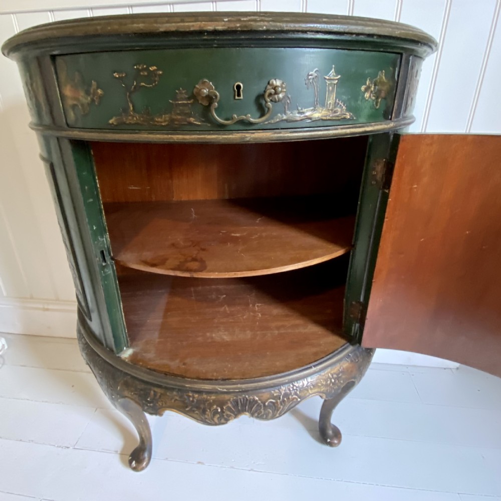 Green chinoiserie cupboard View VIII