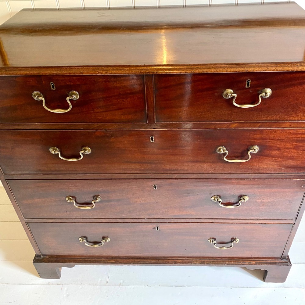 Georgian mahogany chest of drawers View IV