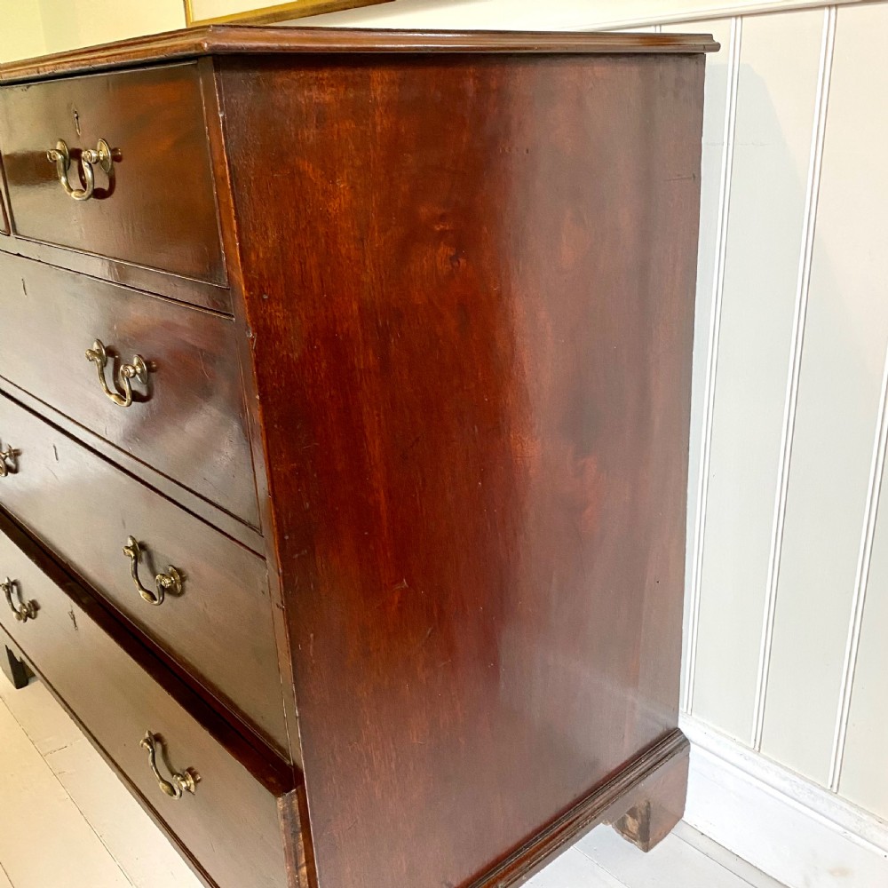 Georgian mahogany chest of drawers View VIII