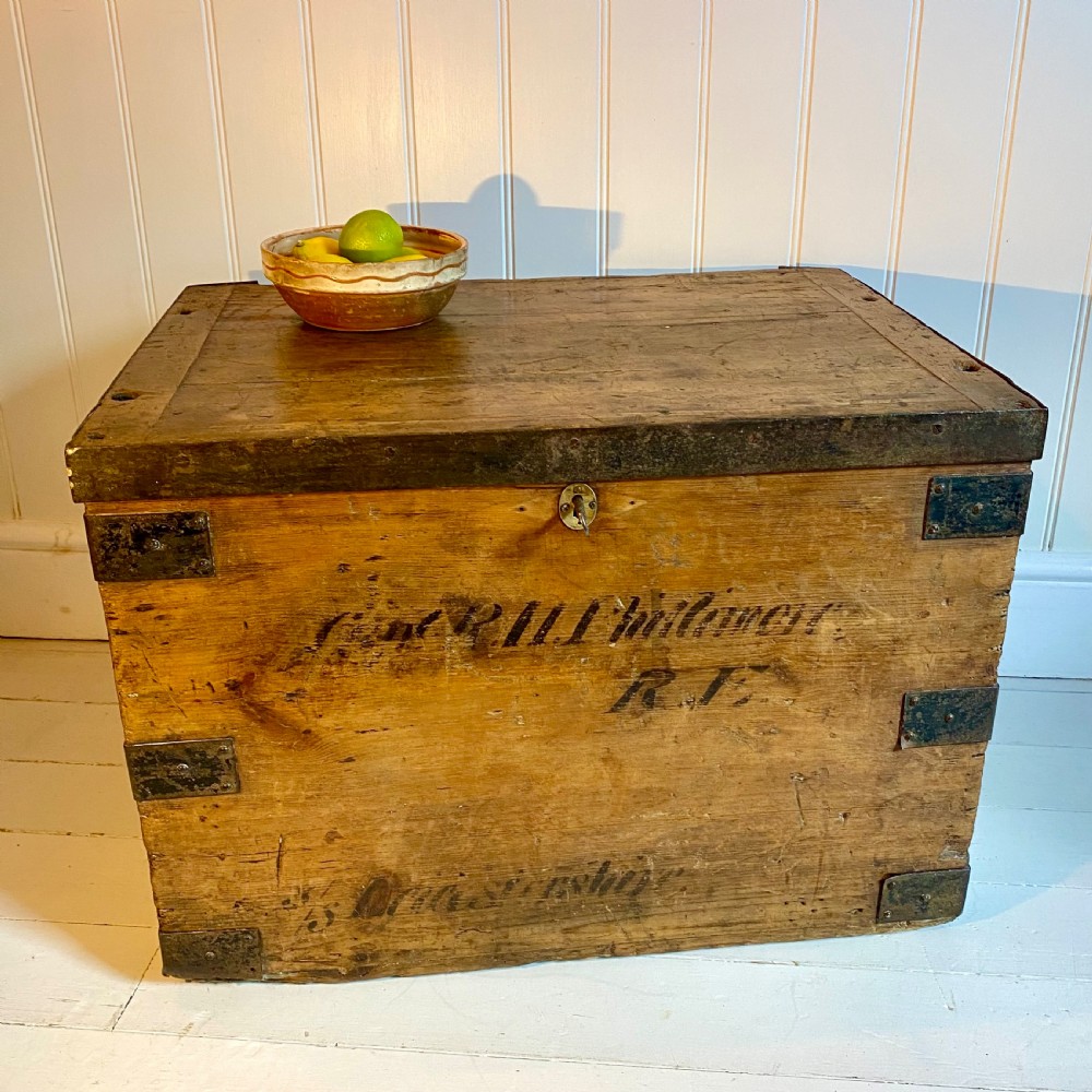 Pine campaign trunk