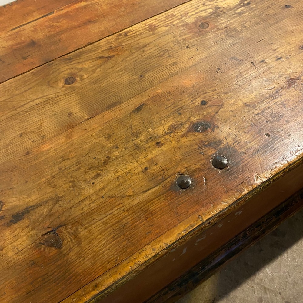 19h century Swedish painted trunk View XIII